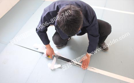 保溫板鋪設(shè)完畢