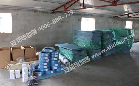 電地暖安裝材料進(jìn)場