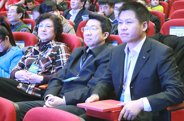 安邦電氣集團(tuán)董事長(zhǎng)李貽連當(dāng)選